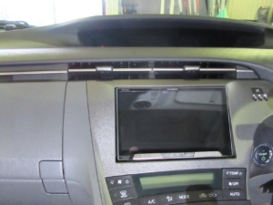 プリウス　カーナビゲーション取付作業