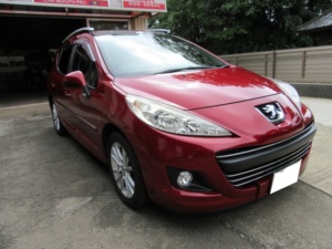 2010年式　プジョー207SW　プレミアム　ガラスルーフ（後期型）新しいオーナー様が決まりました　ありがとうございました。