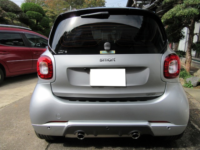 スマートBRABUSにフィルム施工でよりスタイリッシュに！